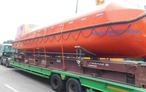 JS World Freight Distributor Ship 2 Lifeboats from Singapore to the Middle East